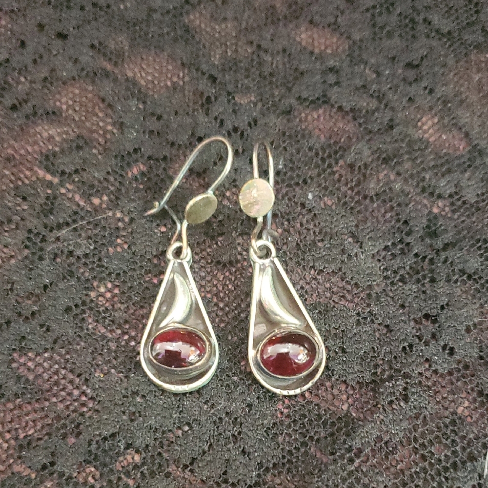 Elegant Sterling Silver and Red Teardrop Earrings DY18